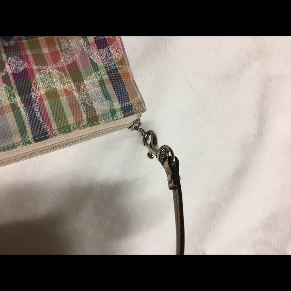 Coach wristlet - Picture 4 of 8